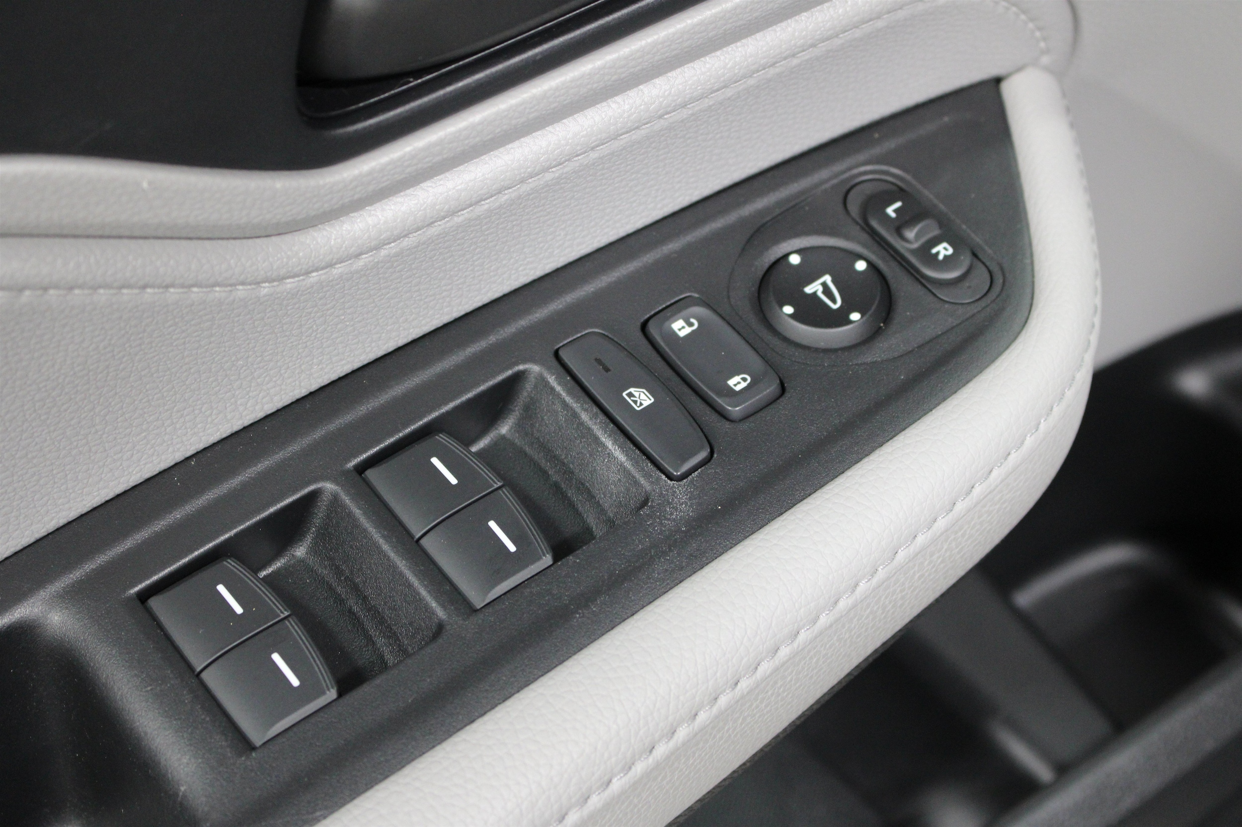 2024 Honda Odyssey EX-L - Photo 7