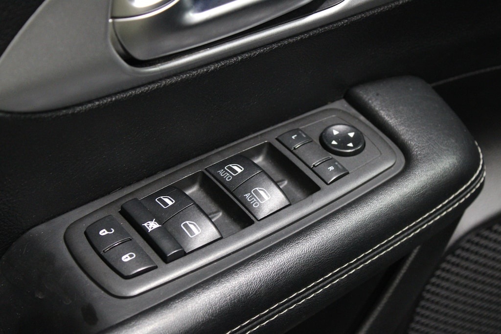 Used 2021 Chrysler Pacifica Touring L Van Passenger Van