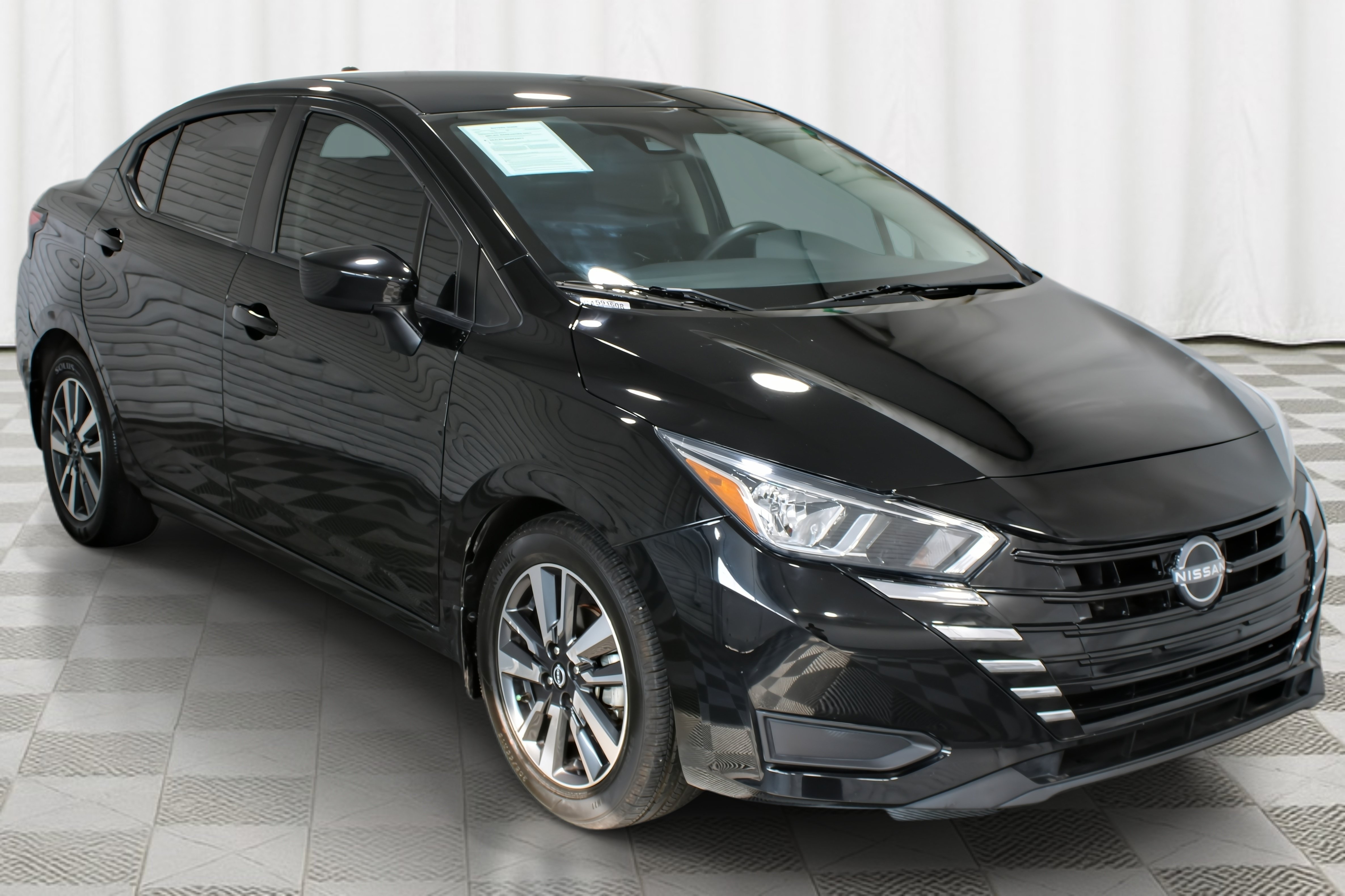  Nissan Versa