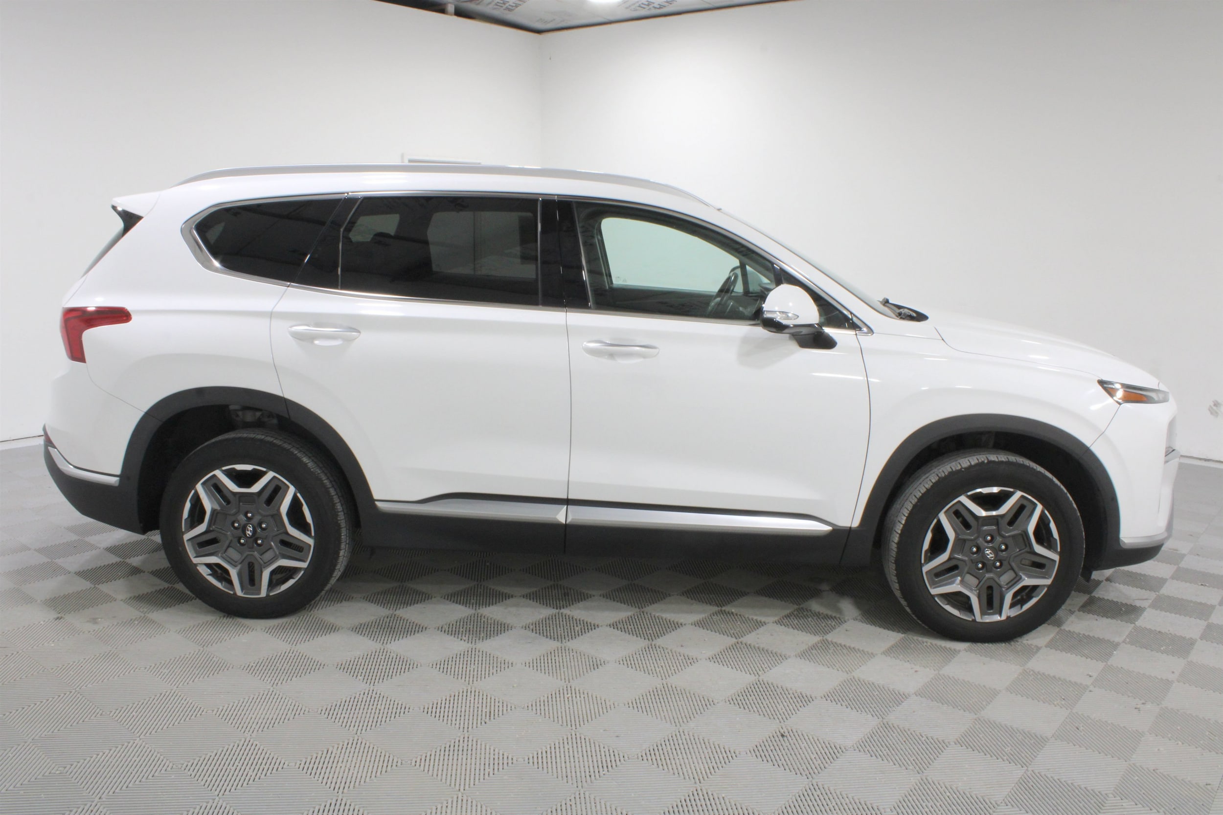 2023 Hyundai Santa Fe Limited - Photo 25