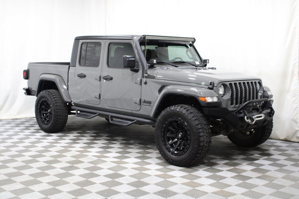 Used 2023 Jeep Gladiator Sport Truck Crew Cab