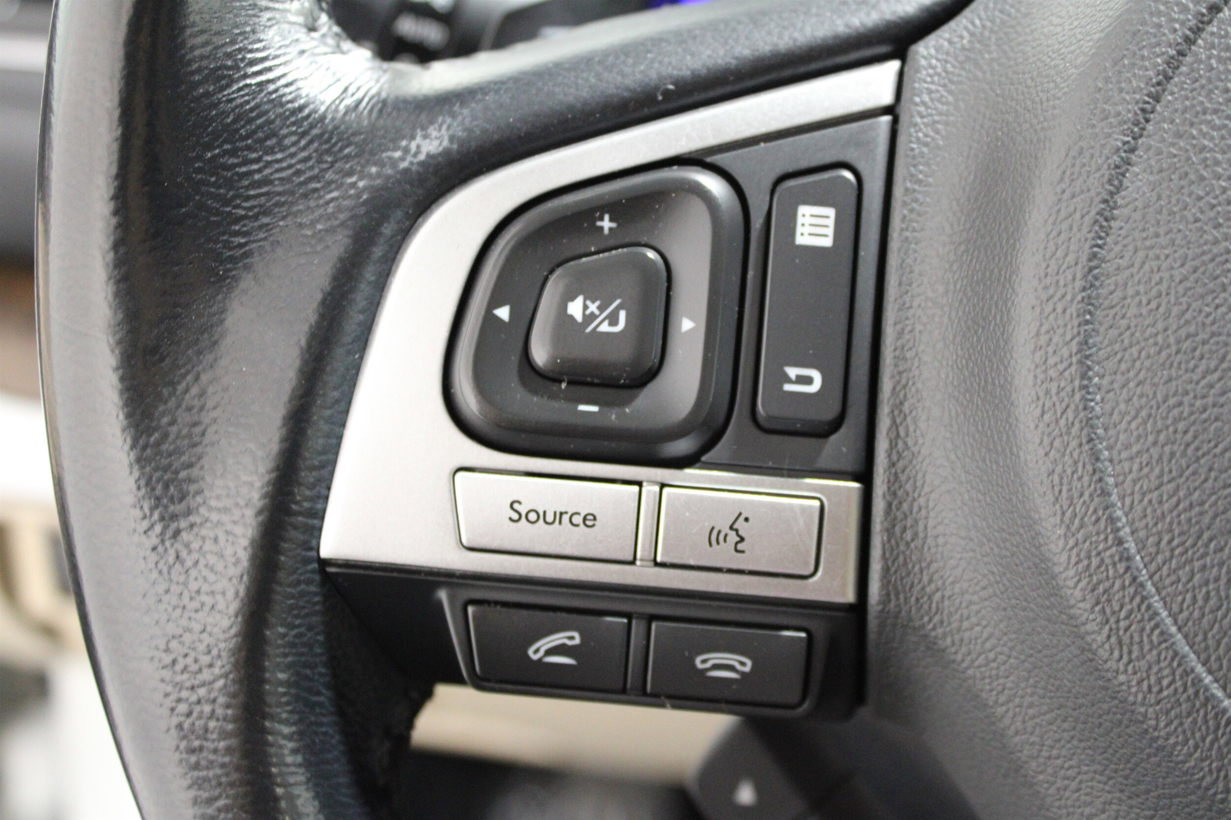 Image 10 of 2016 Subaru Outback 2.5i Limited SUV