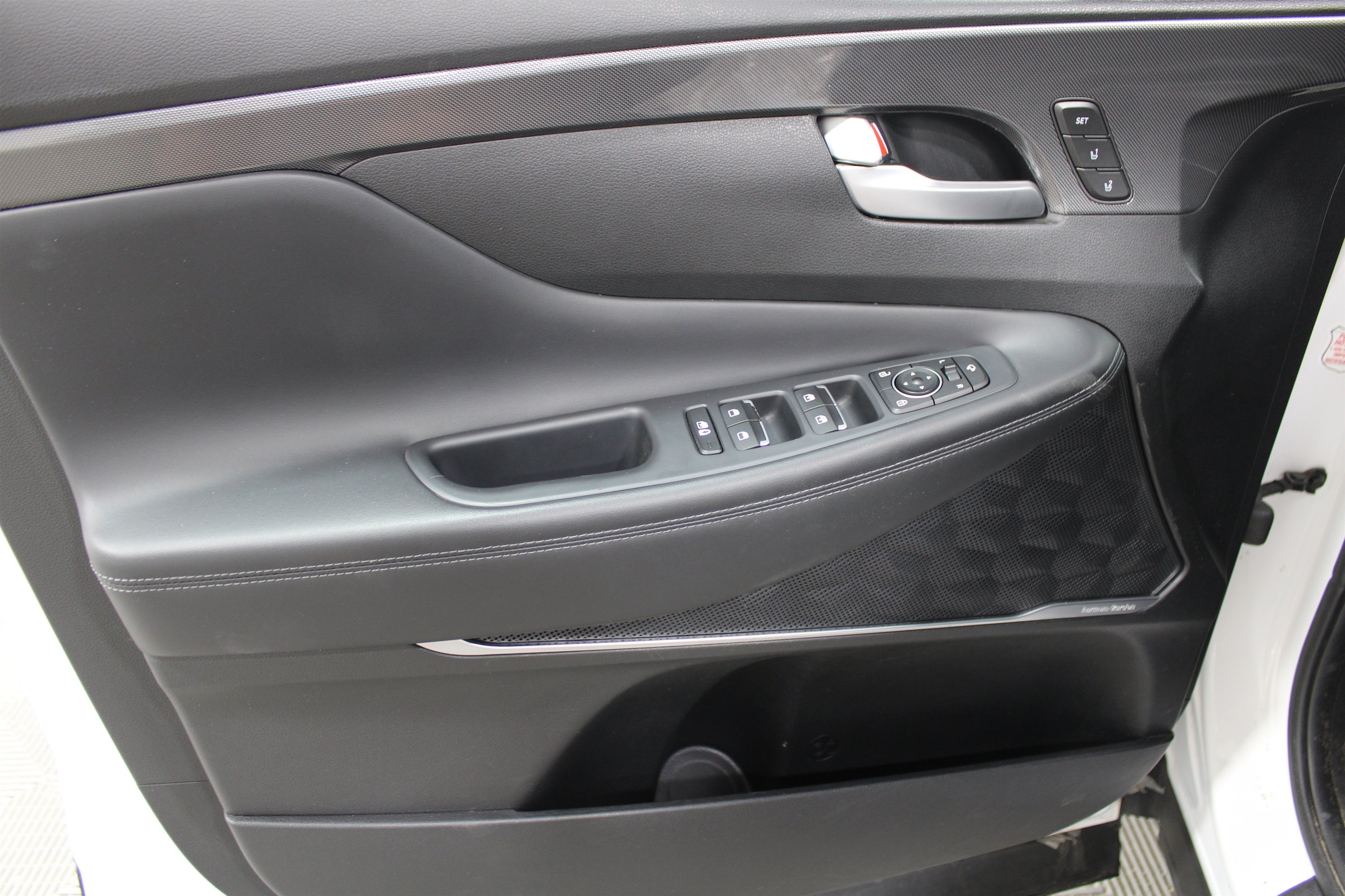 2023 Hyundai Santa Fe Limited - Photo 6