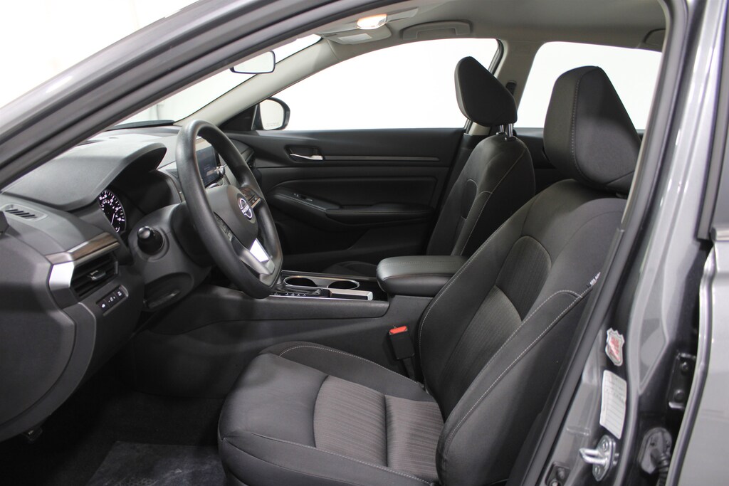 Used 2024 Nissan Altima 2.5 SV Sedan