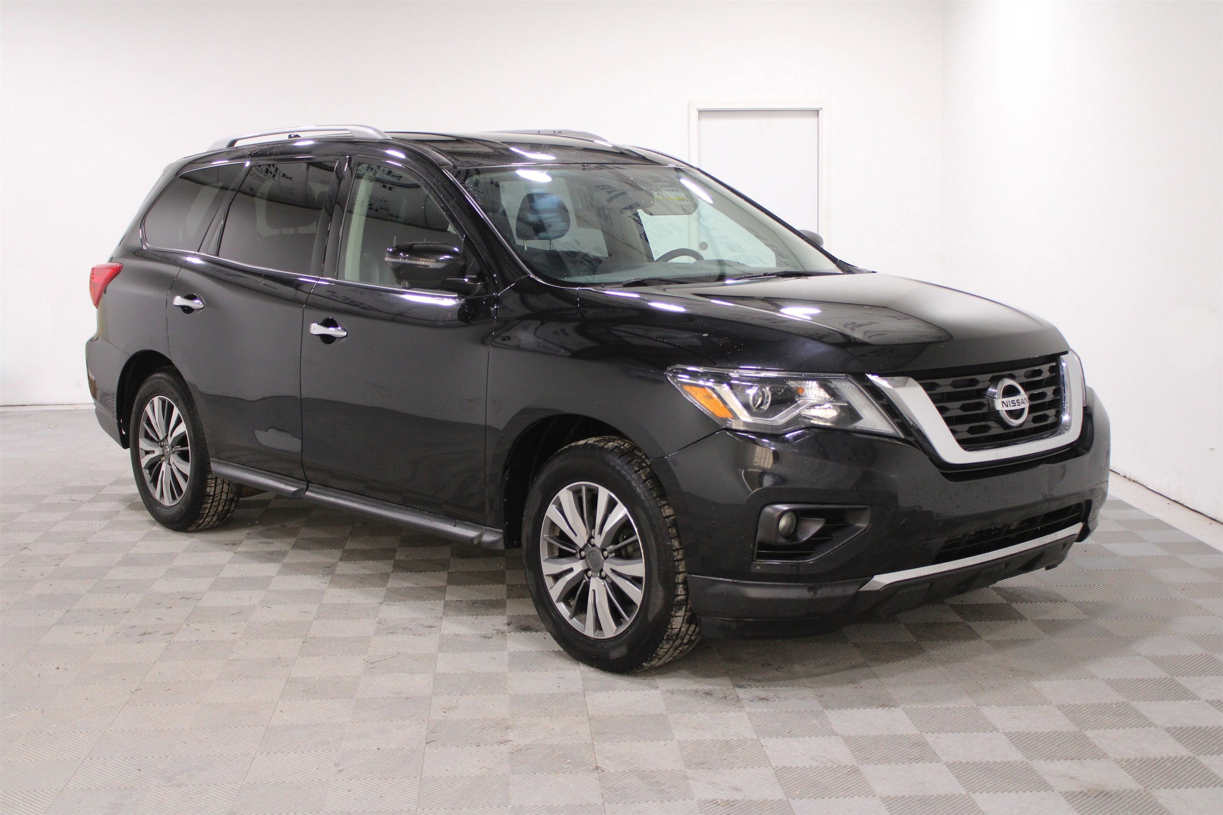 2019 Nissan Pathfinder SL