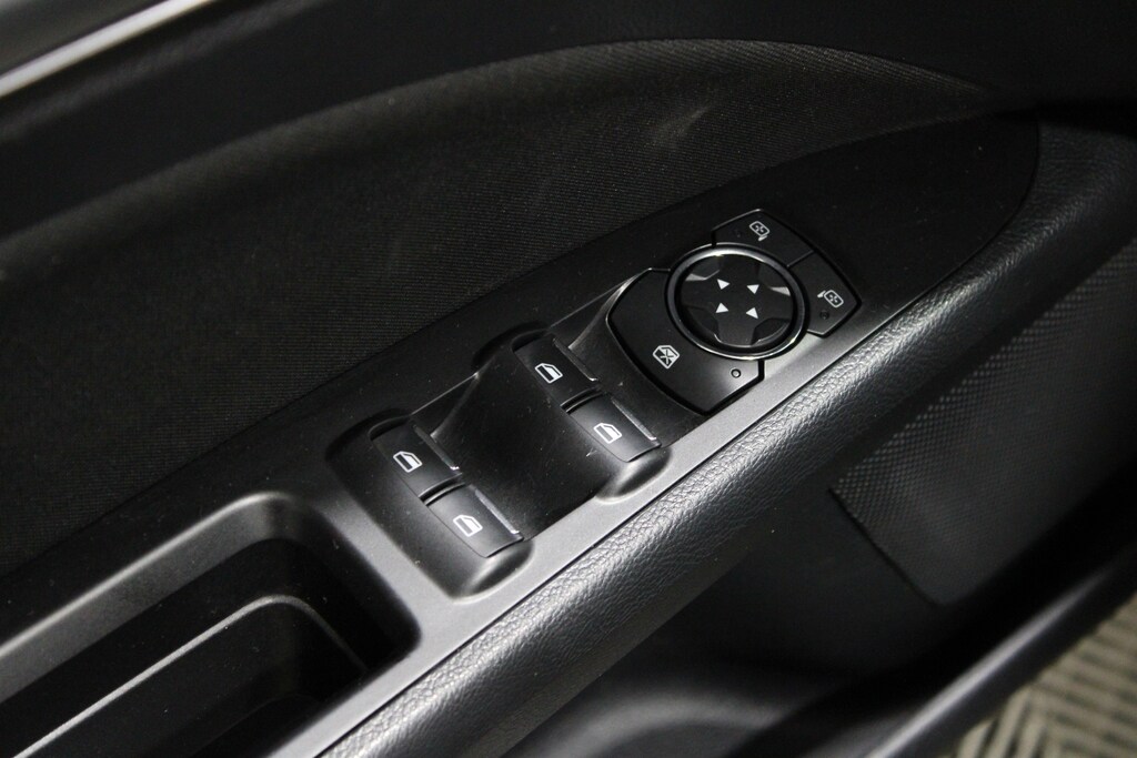 Used 2018 Ford Fusion SE Sedan