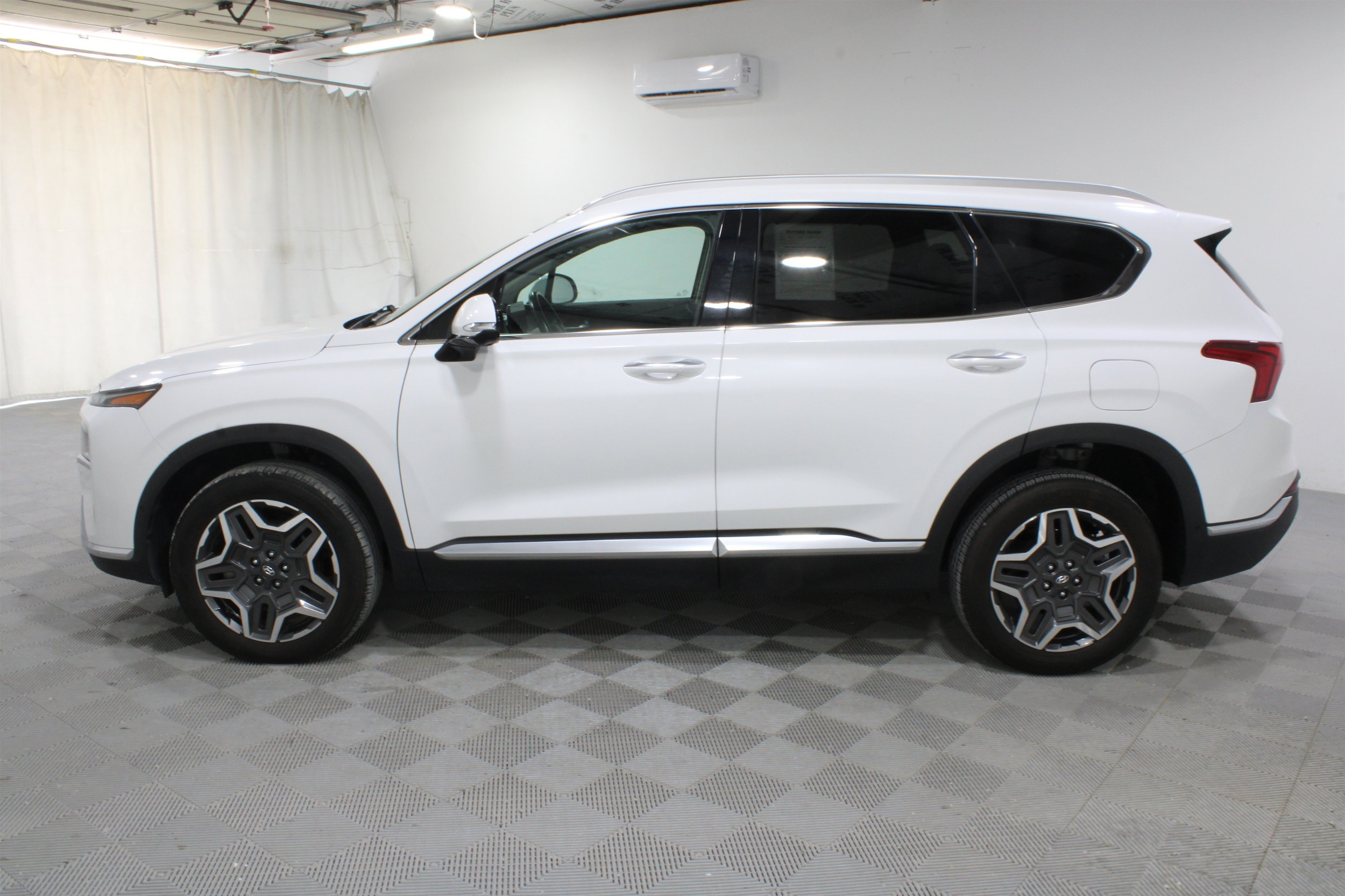2023 Hyundai Santa Fe Limited - Photo 29