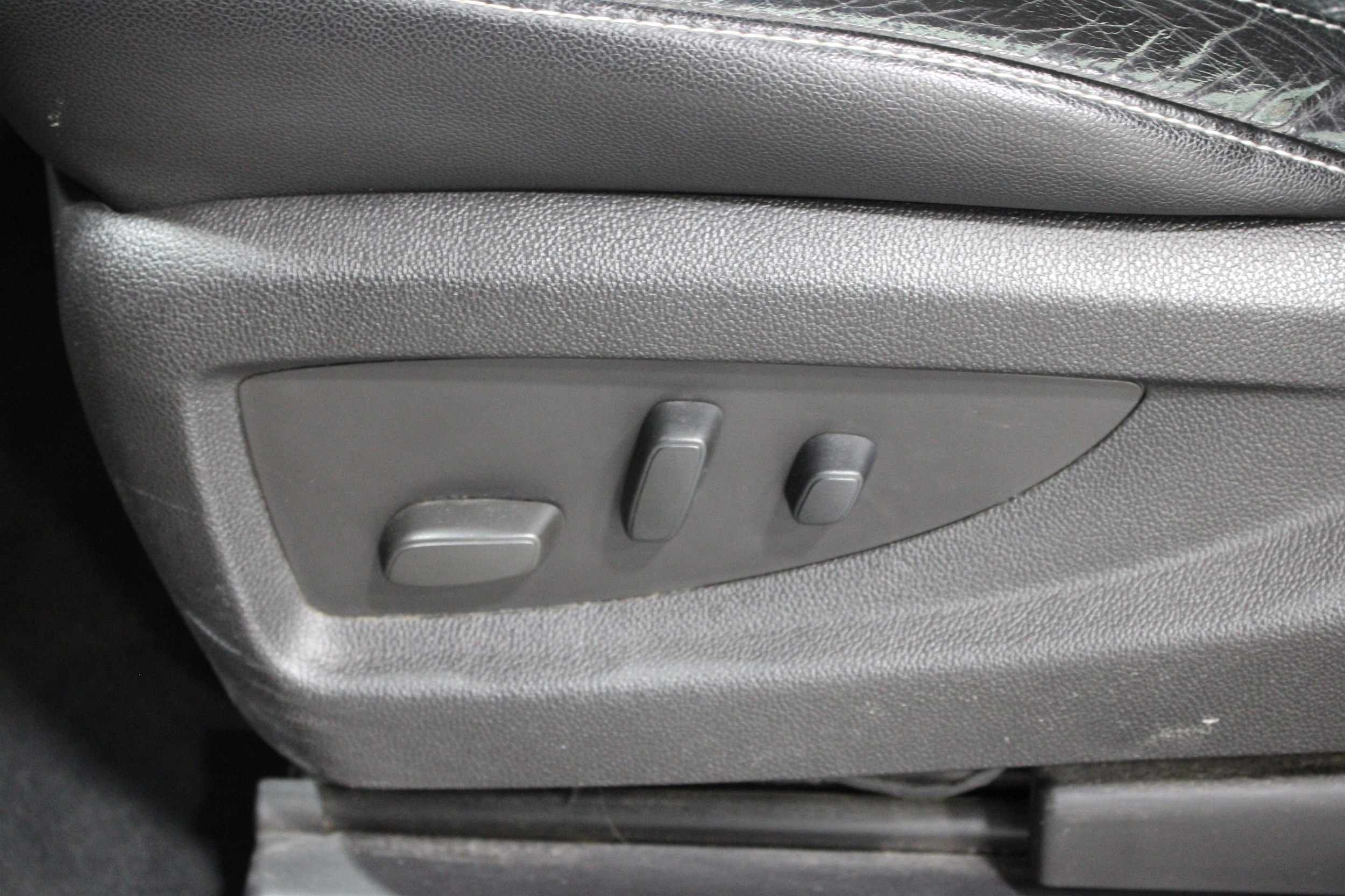 2016 Chevrolet Tahoe LT - Photo 4