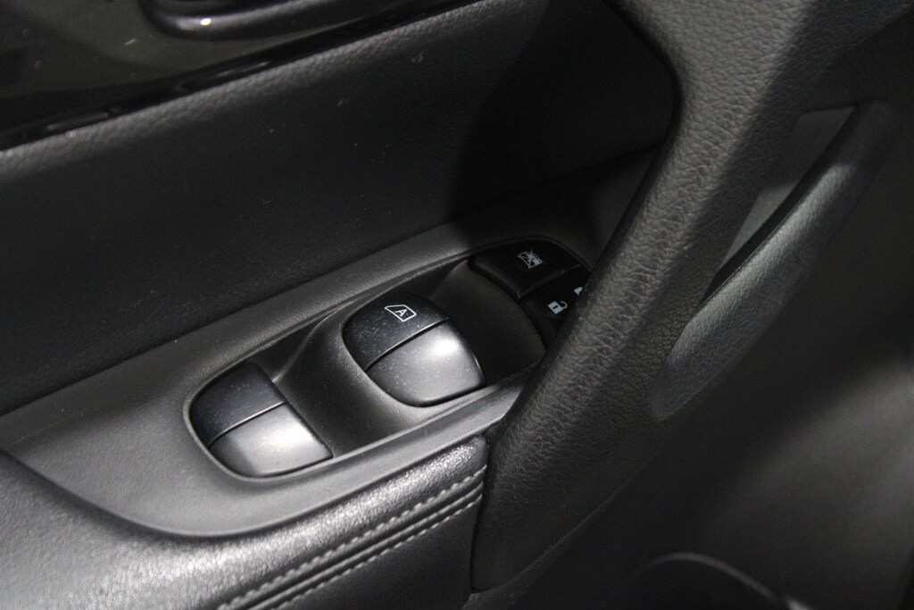 Used 2020 Nissan Rogue SV SUV