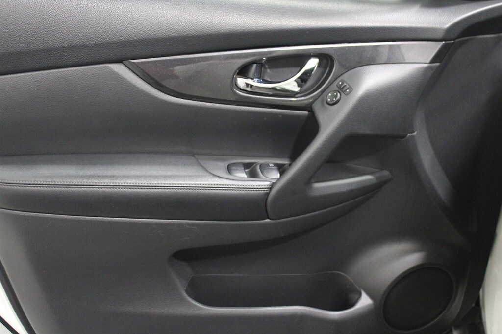 Used 2020 Nissan Rogue SV SUV