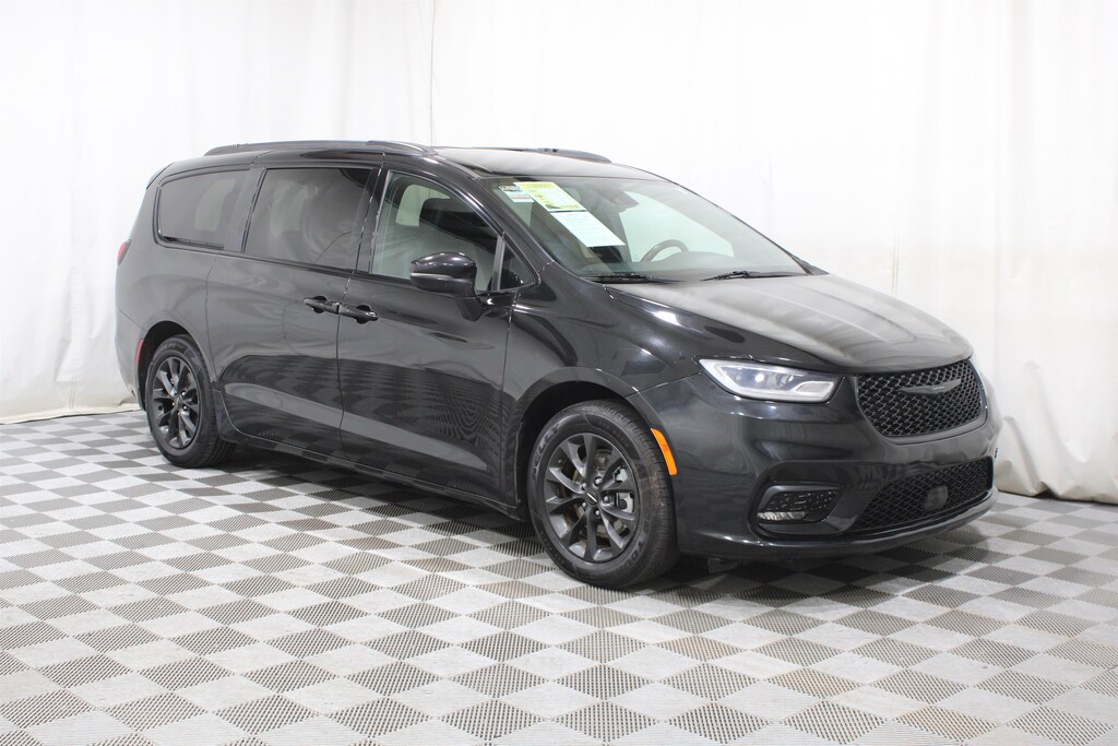Used 2021 Chrysler Pacifica Touring L Van Passenger Van