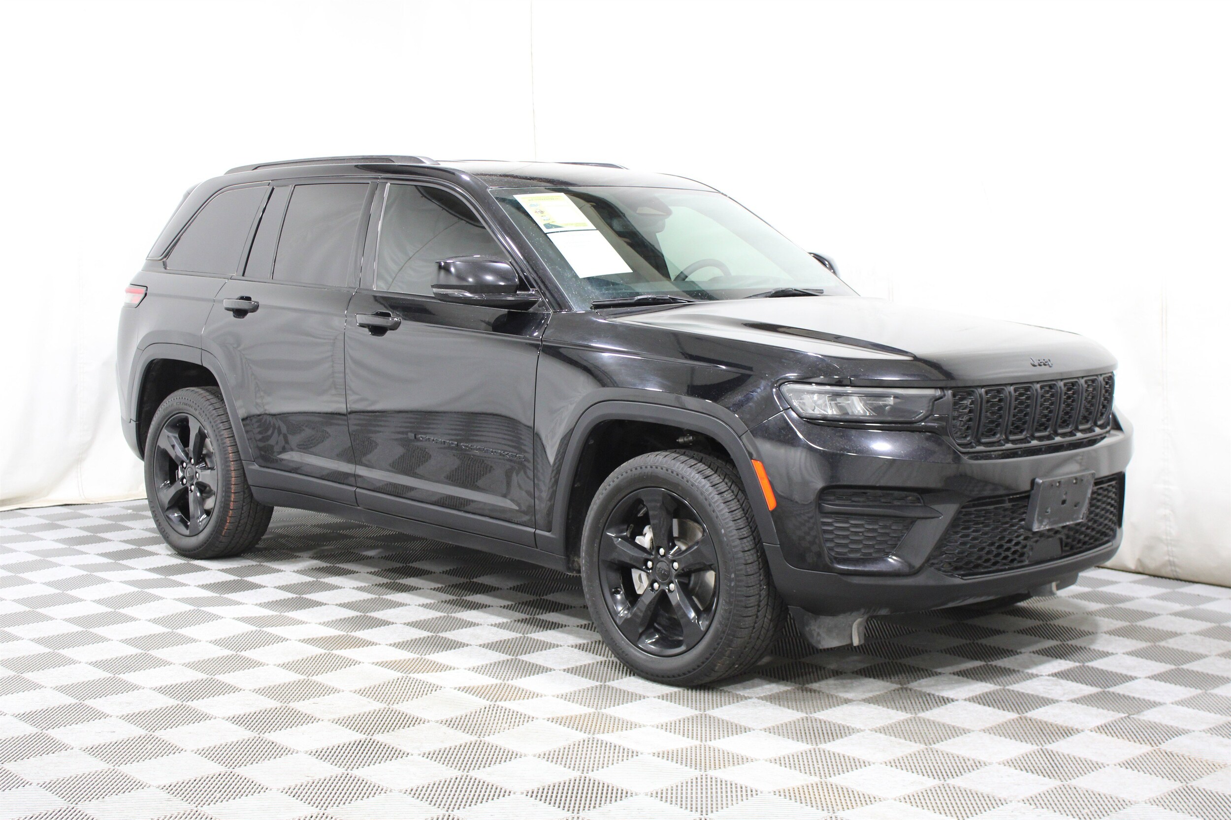 2023 Jeep Grand Cherokee SUV 