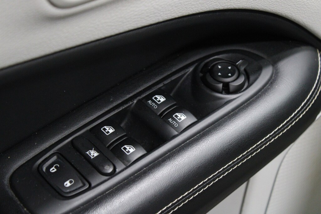 Used 2018 Jeep Compass Latitude 4x4 SUV