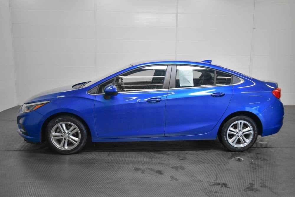 2017 Chevrolet Cruze LT photo 6