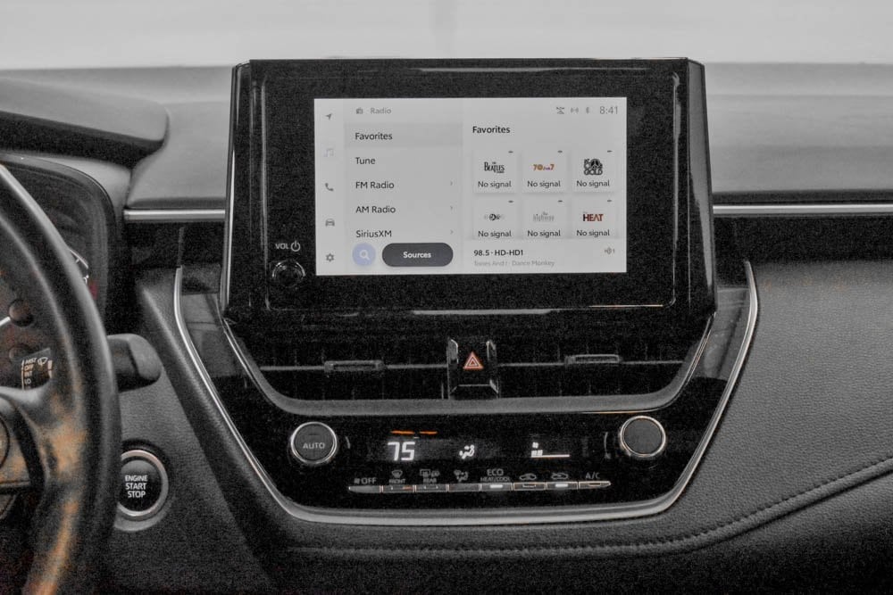 2023 Toyota Corolla SE photo 13