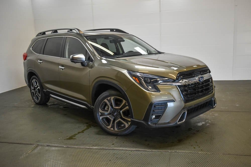 2023 Subaru Ascent Touring photo 2