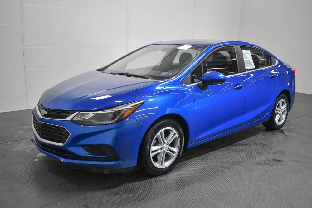 2017 Chevrolet Cruze LT photo 3