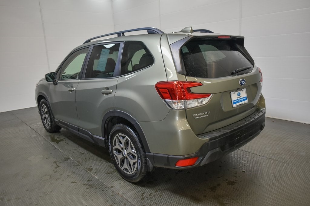 2021 Subaru Forester Premium photo 4