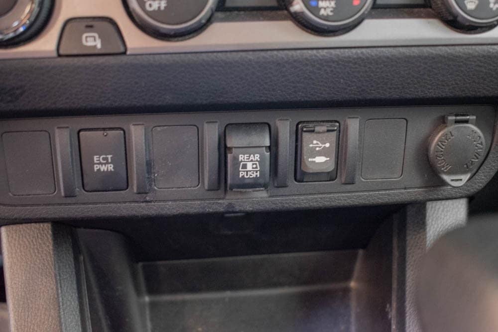2019 Toyota Tacoma SR5 photo 19