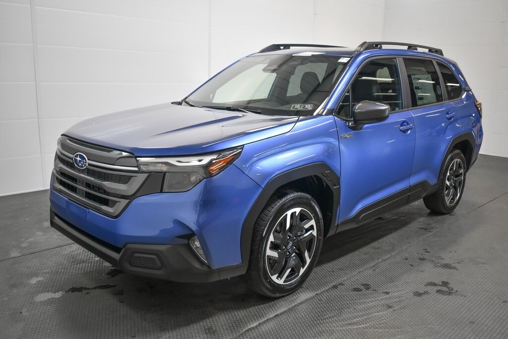 2025 Subaru Forester Premium photo 2