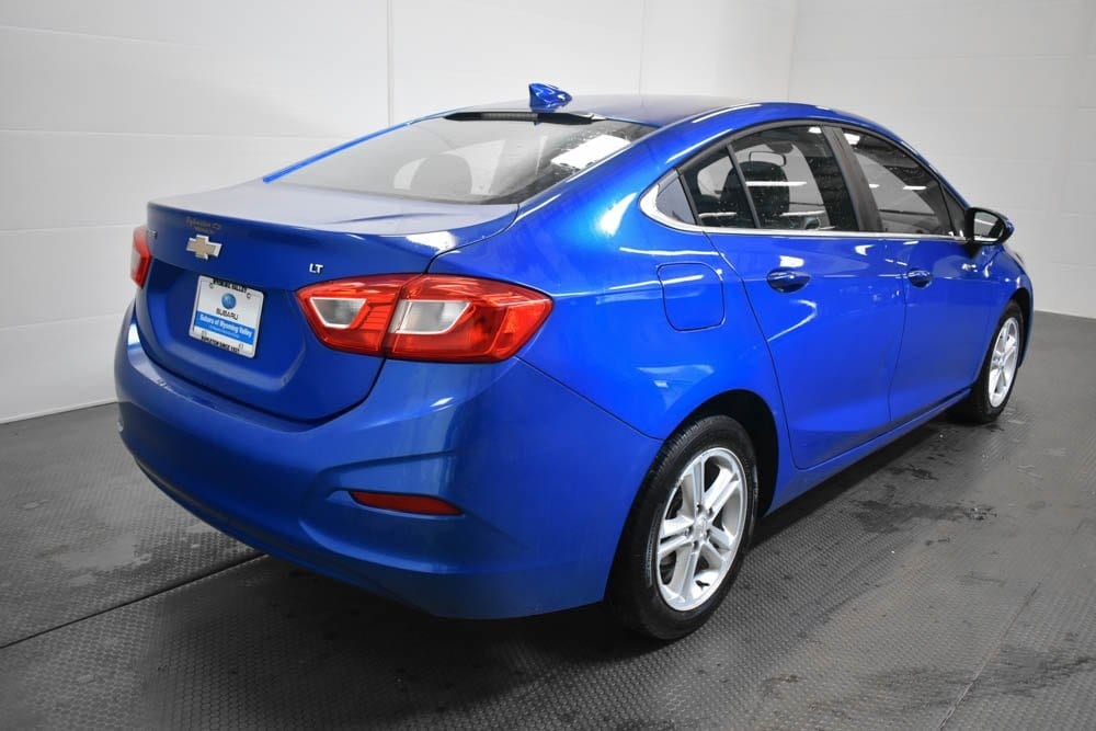 2017 Chevrolet Cruze LT photo 5