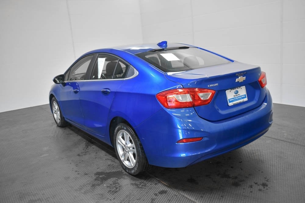 2017 Chevrolet Cruze LT photo 4