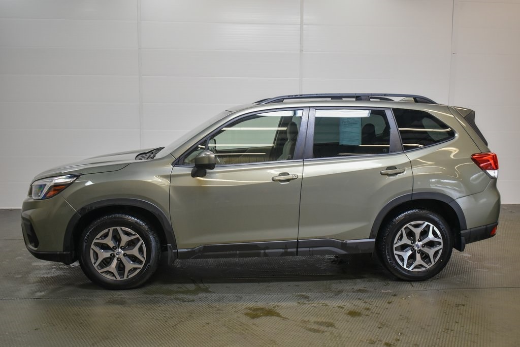 2021 Subaru Forester Premium photo 2