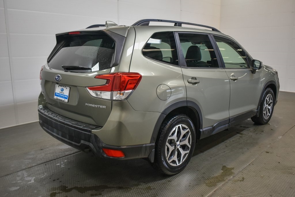 2021 Subaru Forester Premium photo 3