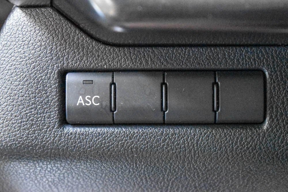 2020 Lexus UX 250h F SPORT Premium photo 17