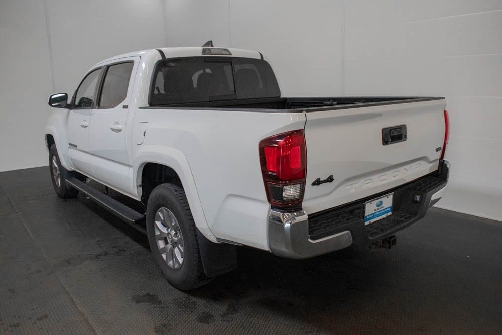 2019 Toyota Tacoma SR5 photo 6
