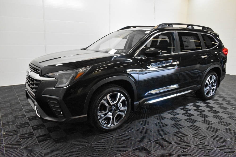 2025 Subaru Ascent Touring photo 3