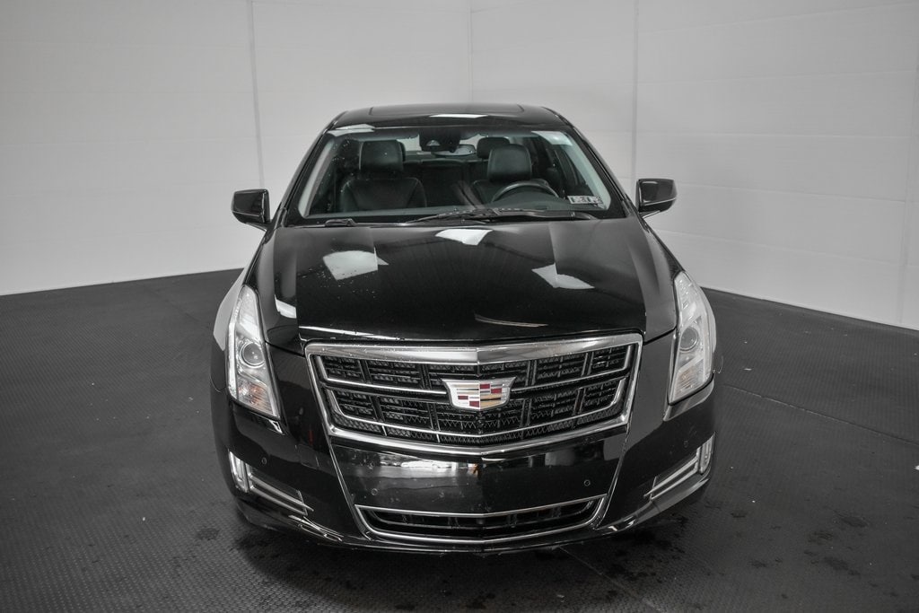 2016 Cadillac XTS Luxury photo 2