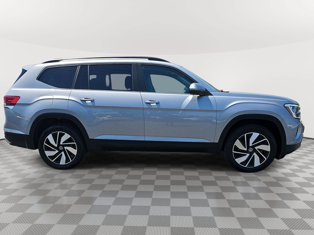 Used 2024 Volkswagen Atlas 2.0T SE w/Technology SUV