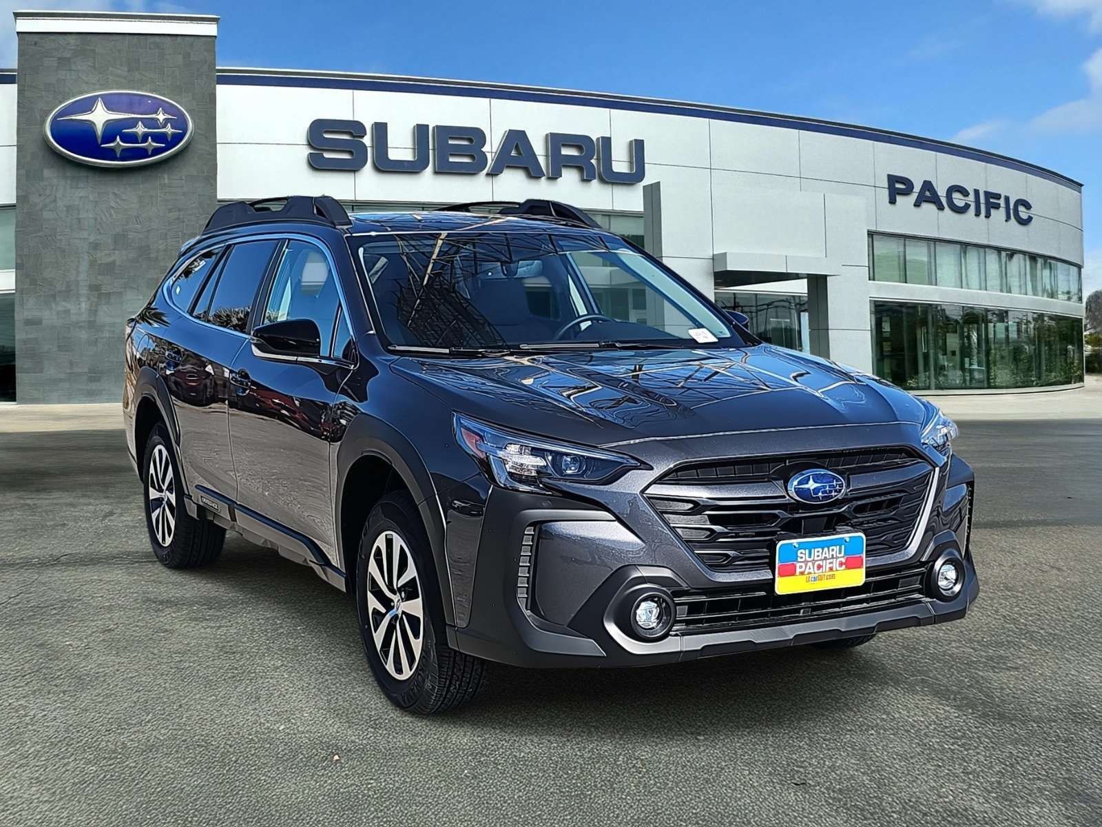 2025 Subaru Outback Premium's photo