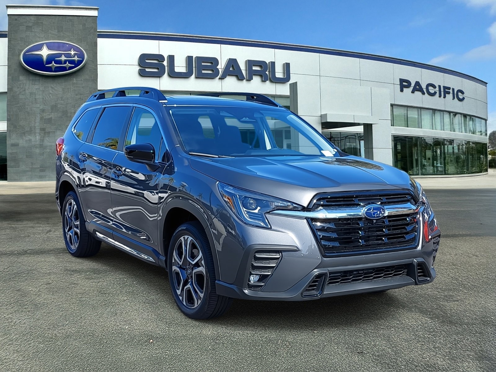 2025 Subaru Ascent Limited's photo