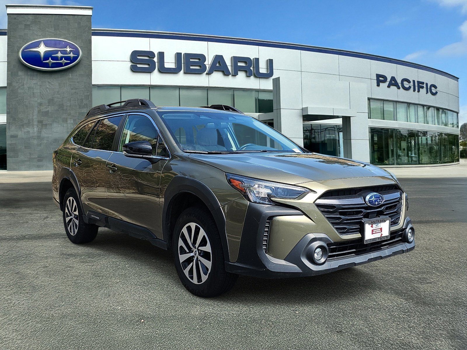 2024 Subaru Outback Premium's photo