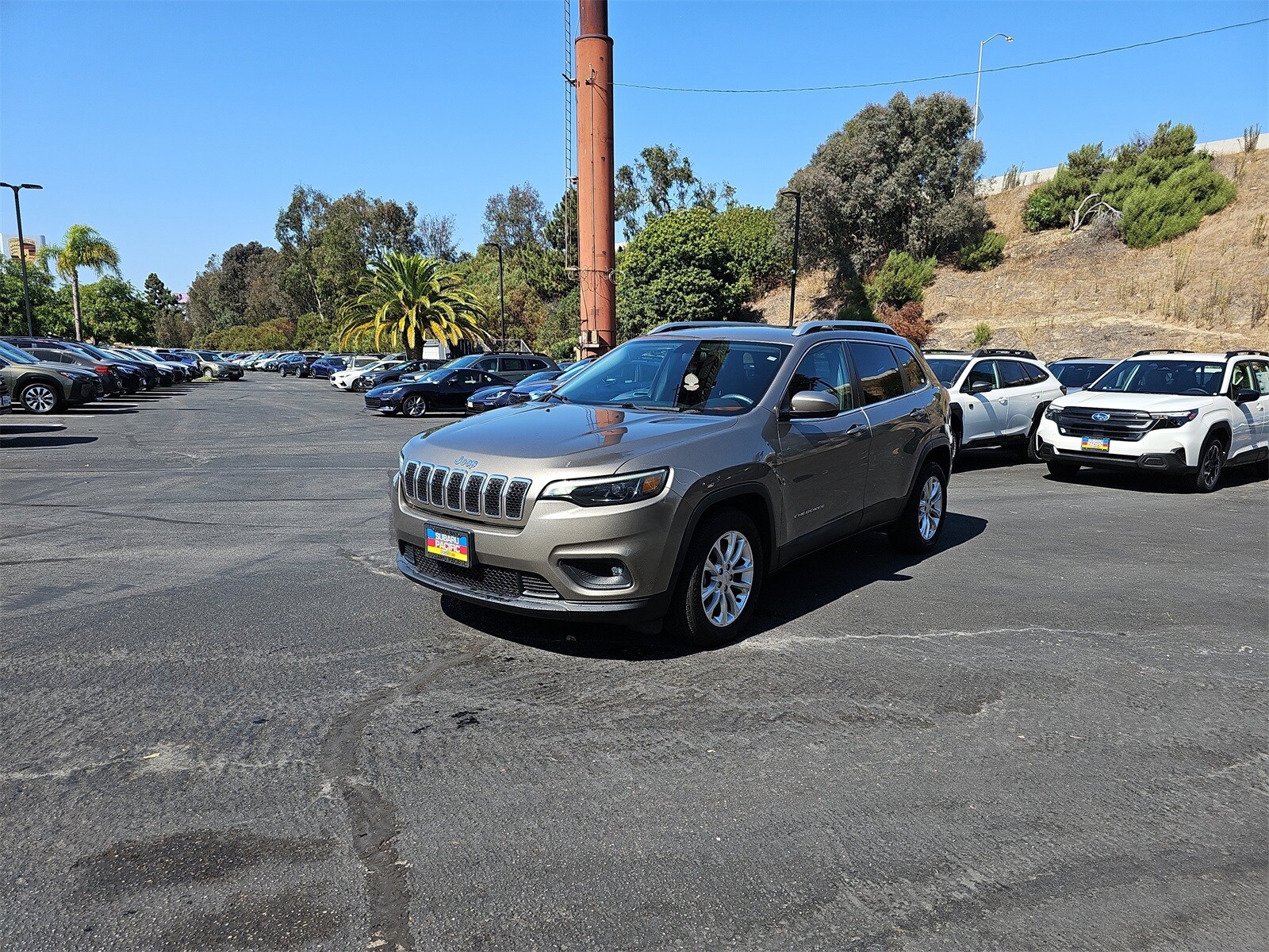 2019 Jeep Cherokee Latitude photo 2