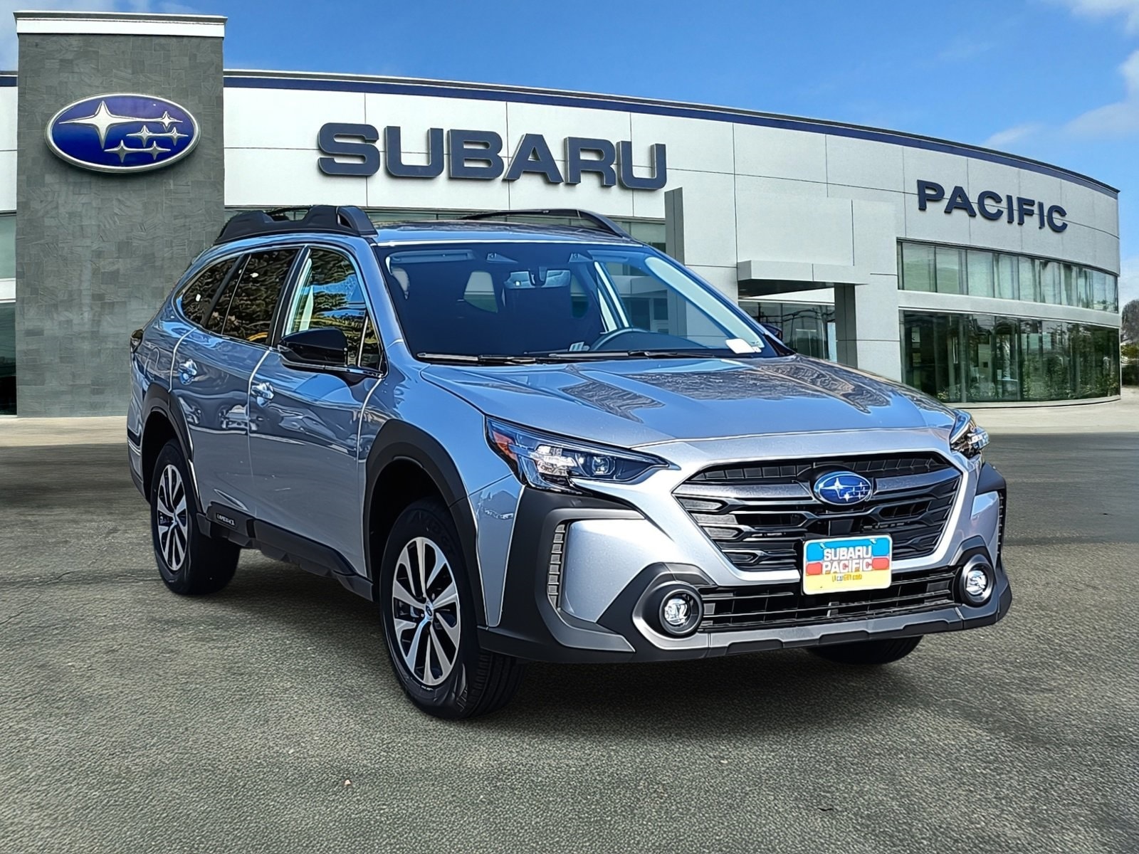 2025 Subaru Outback Premium's photo