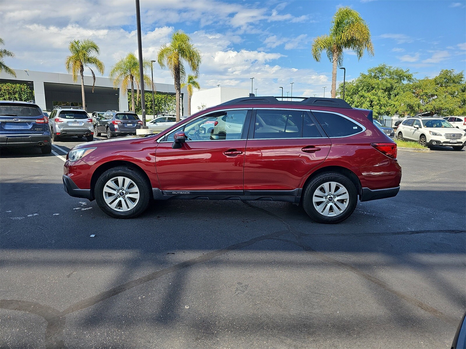 2017 Subaru Outback 2.5i Premium photo 2