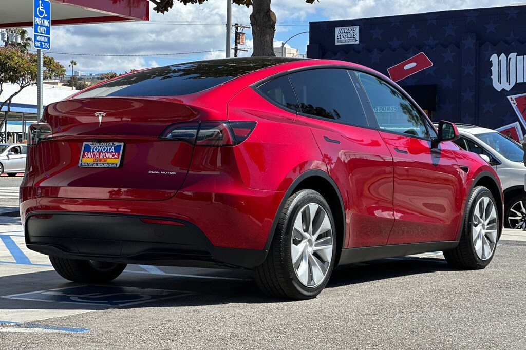 Used 2024 Tesla Model Y Long Range SUV