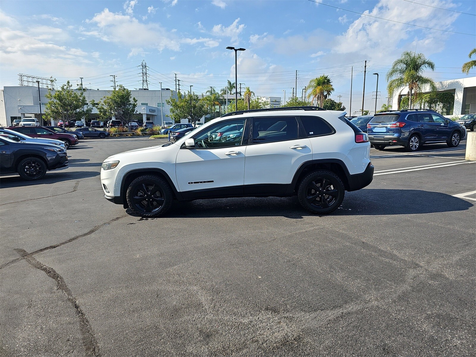 2020 Jeep Cherokee Altitude photo 2