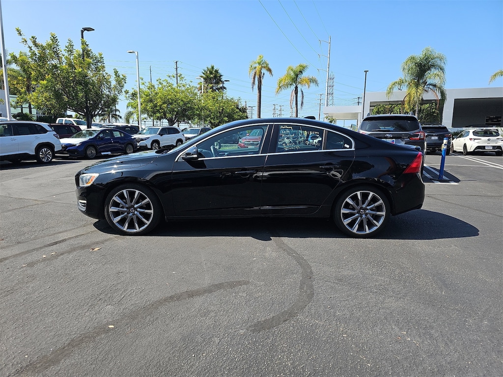 2015 Volvo S60 T5 Platinum photo 4