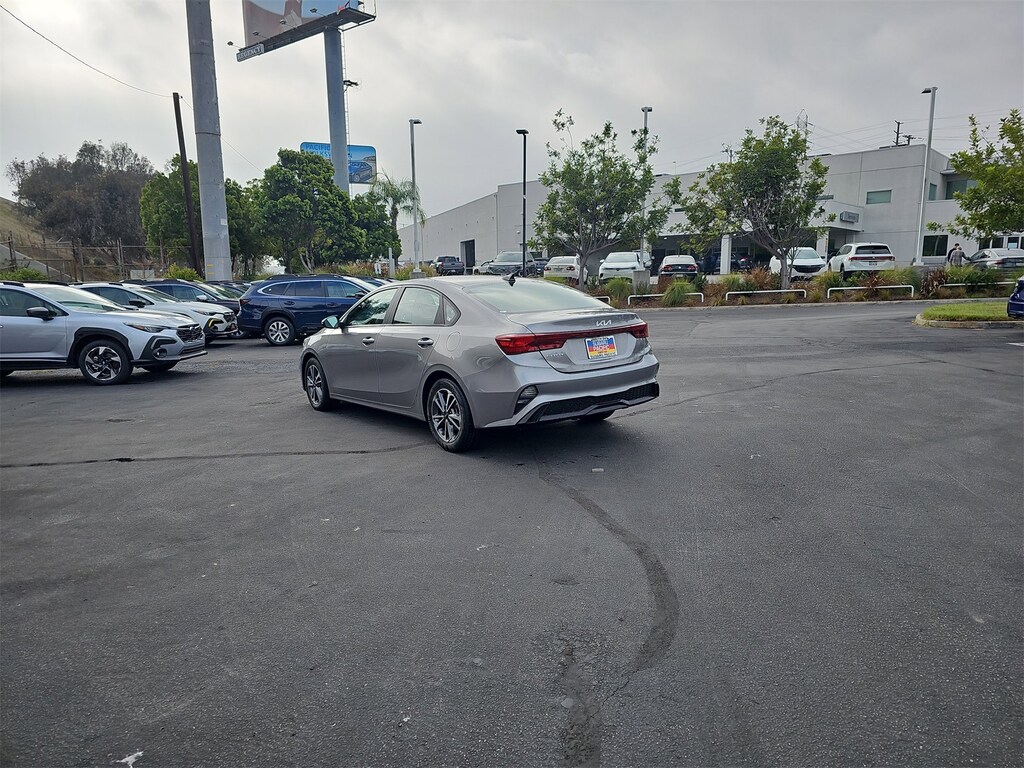 2023 Kia Forte LXS photo 4