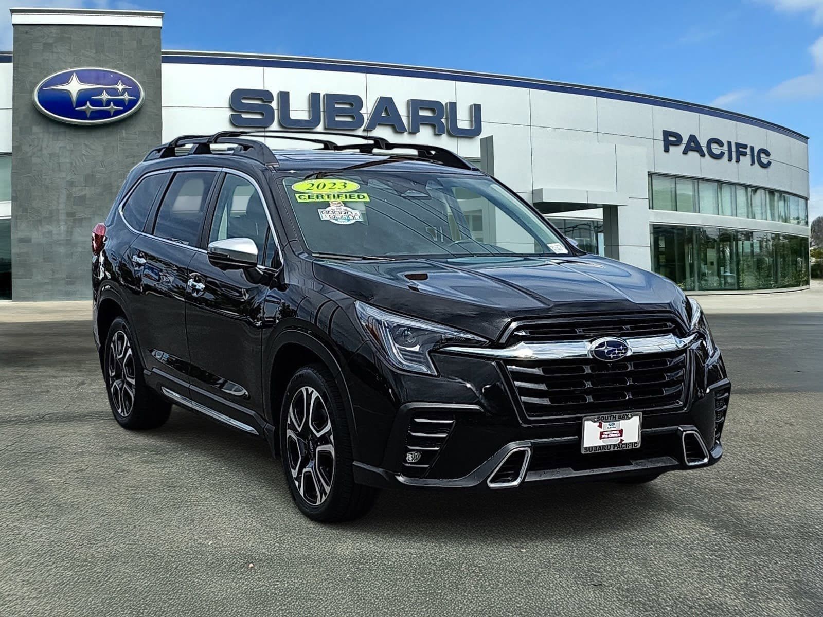 2023 Subaru Ascent Touring's photo