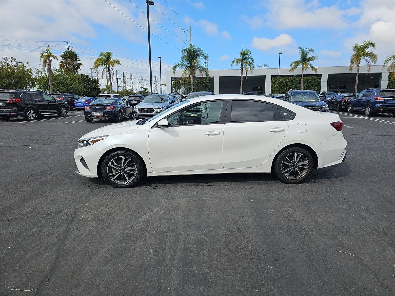 2023 Kia Forte LXS photo 4