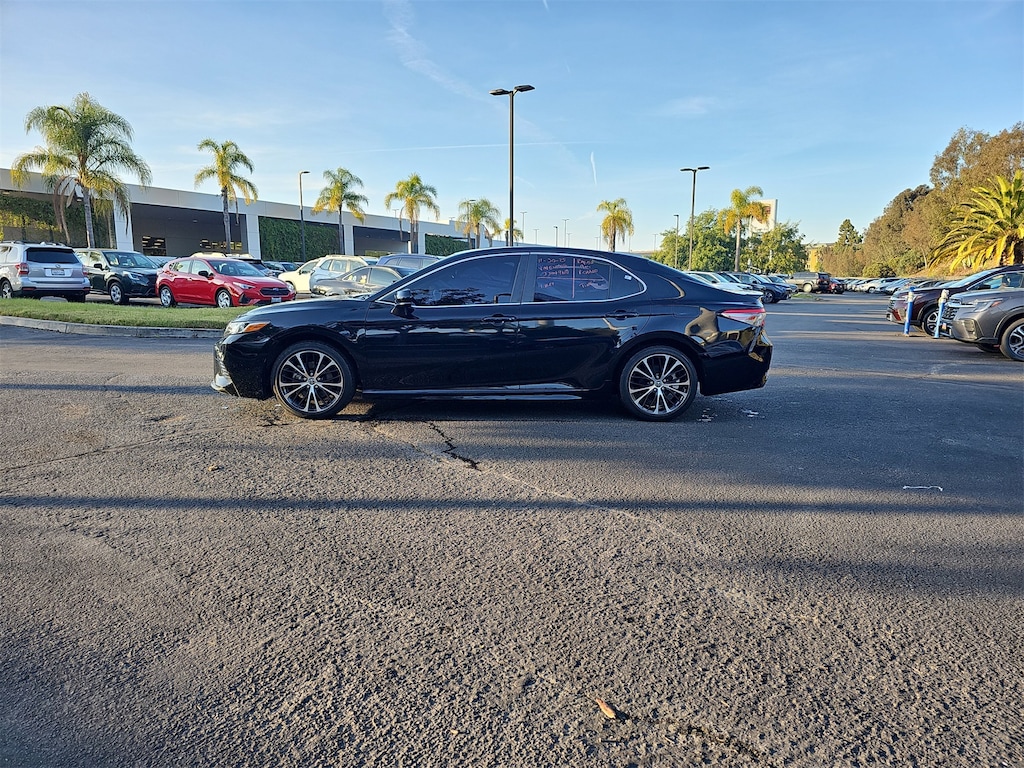2018 Toyota Camry XLE XSE photo 4