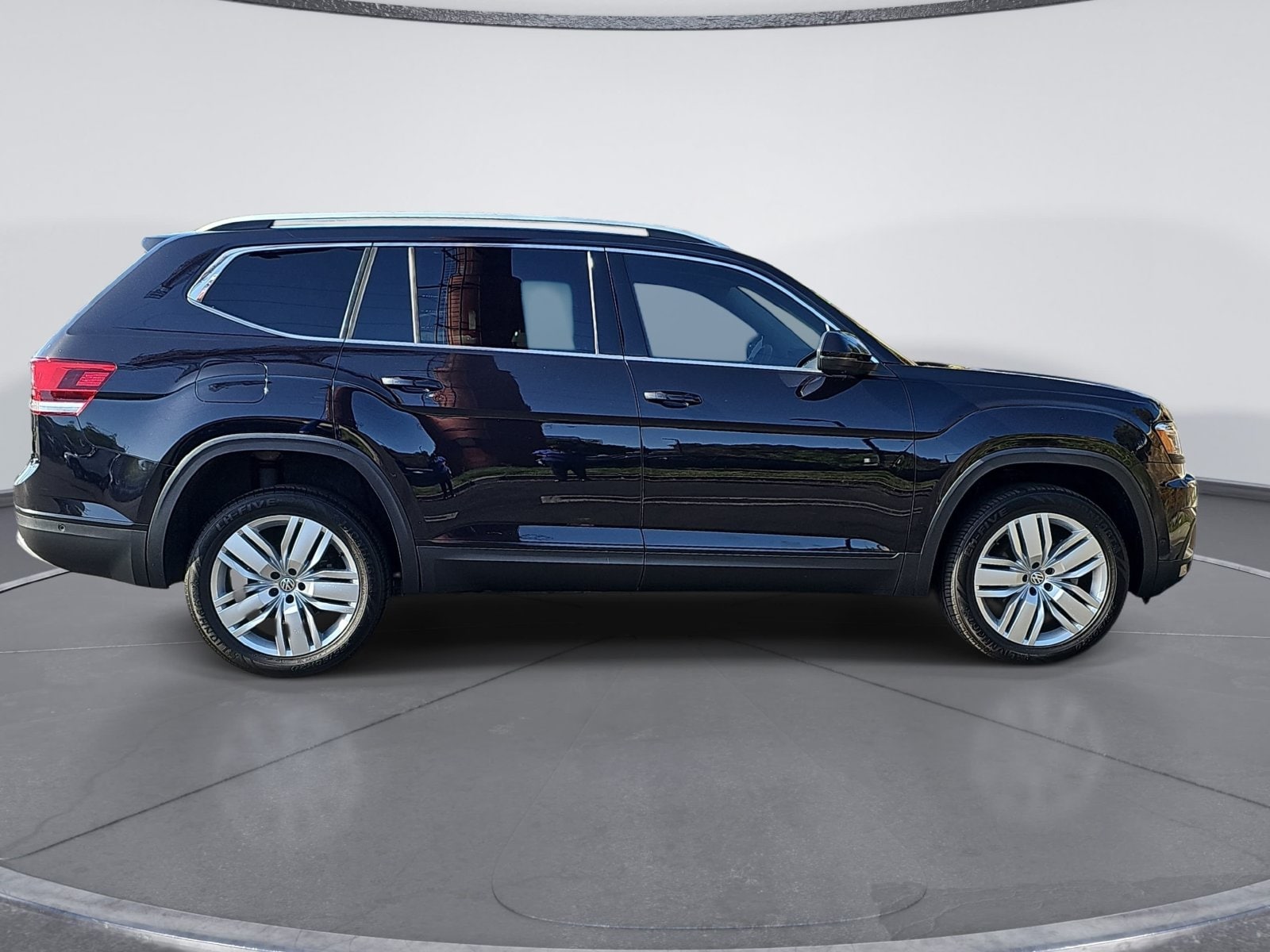 Used 2019 Volkswagen Atlas SEL Premium with VIN 1V2NR2CA6KC534275 for sale in Hawthorne, CA