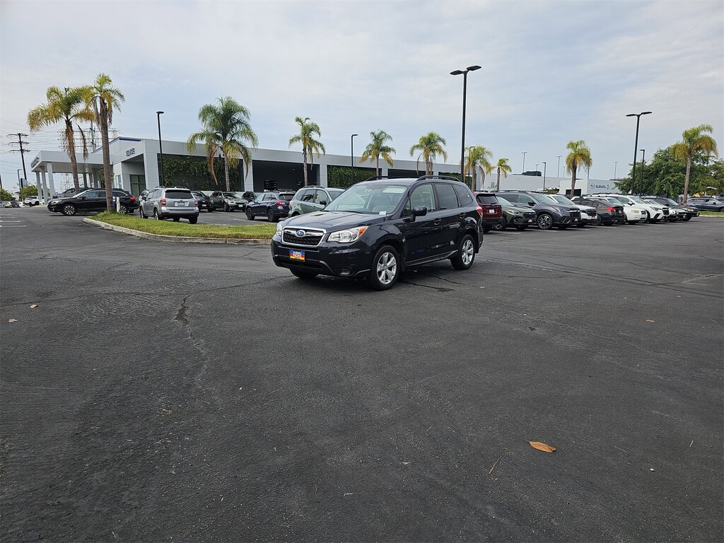 2016 Subaru Forester 2.5i Premium photo 3