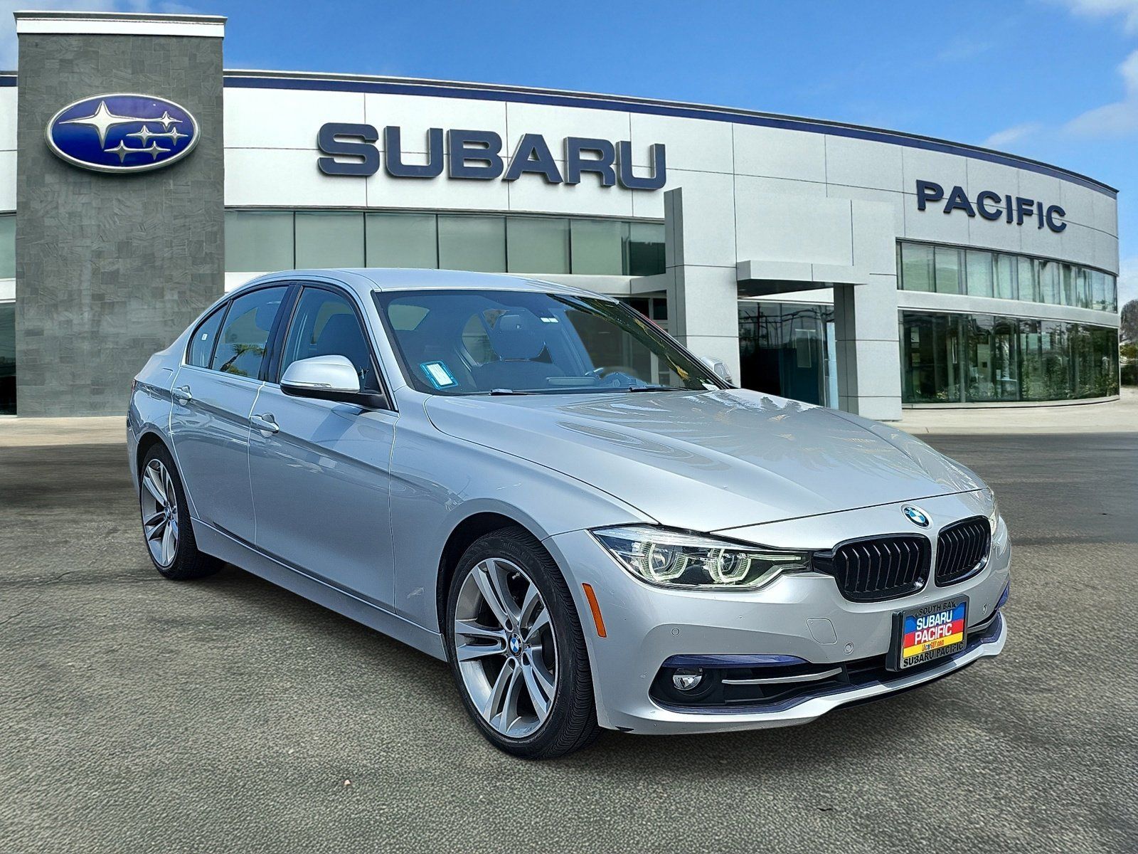 2018 BMW 3 Series 330i Sedan's photo