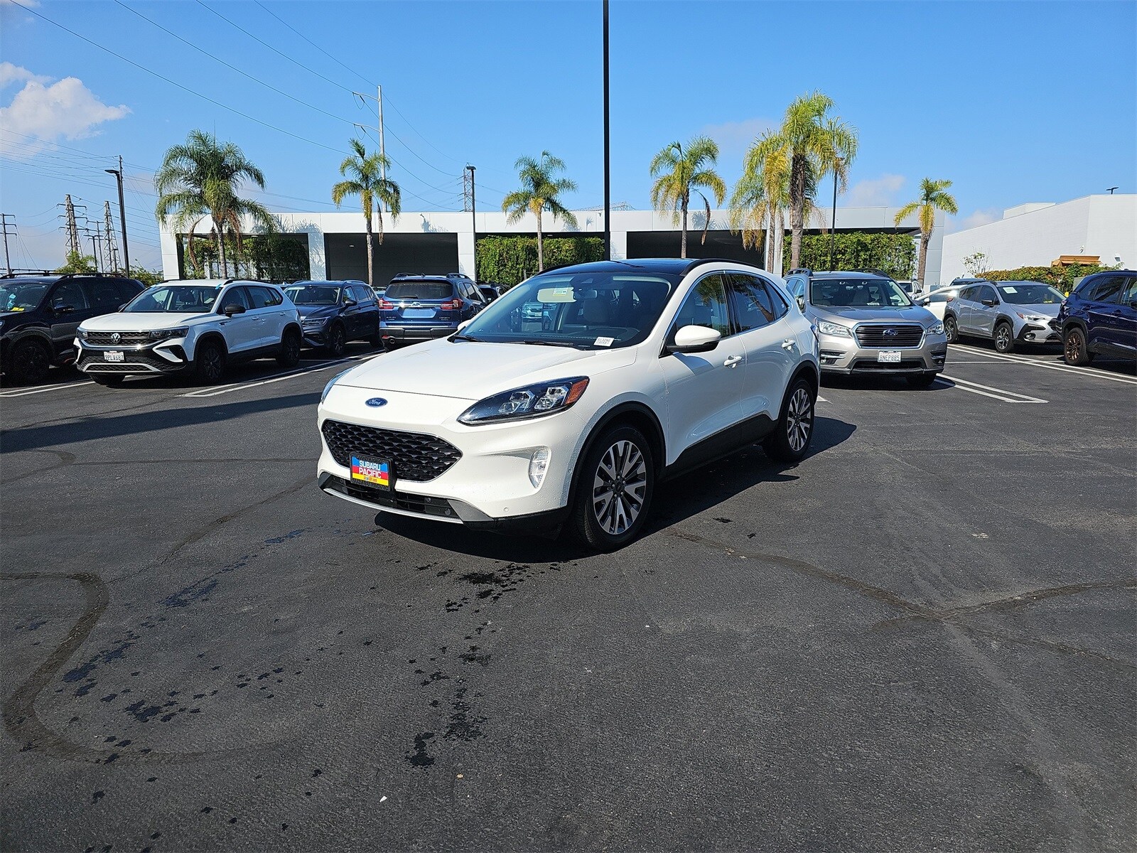 2020 Ford Escape Titanium photo 3